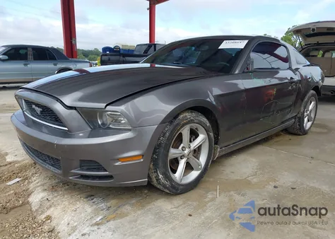 2013 Ford Mustang V6 Premium from USA, damaged, VIN 1ZVBP8AM1D5260370
